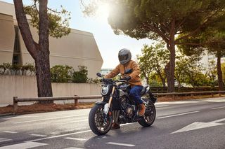Honda CB 650 2025 CB650R E-CLUTCH ΑΤΟΚΑ-thumb-15