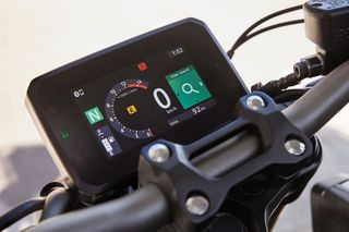 Honda CB 650 2025 CB650R E-CLUTCH ΑΤΟΚΑ-thumb-18
