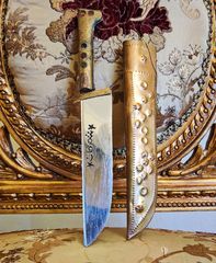 Παλαιό χειροποίητο ουζμπέκικο μαχαίρι με το θηκάρι του