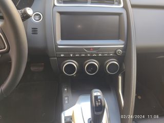 Jaguar E-Pace 2021-thumb-15