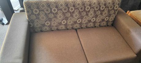 2θεσιος επώνυμος καναπές σε άριστη κατάσταση 