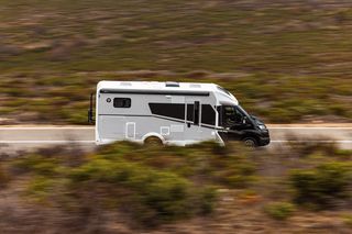 Sunlight 2024 Τ67s Adventure 165HP/AC/Solar/Bikes/Camera-thumb-16