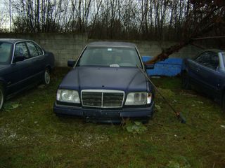 MERSEDES  CLS  300    3000 cc-thumb-1