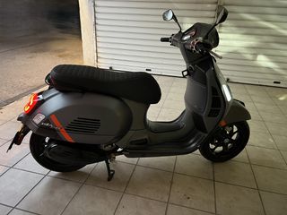 Vespa GTS Super Sport 300 2023