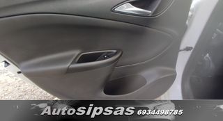 Opel Astra 2017-thumb-24
