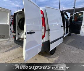 Mercedes-Benz Vito 2011-thumb-14