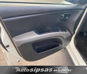 Hyundai i 10 2013-thumb-21