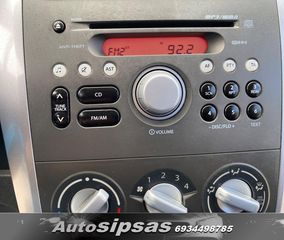 Opel Agila 2011-thumb-38
