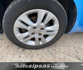 Opel Agila 2011-thumb-21