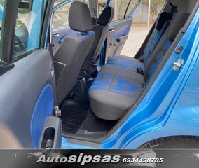 Opel Agila 2011-thumb-23