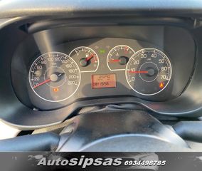 Fiat Punto Evo 2011-thumb-27