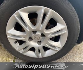 Opel Corsa 2011-thumb-31