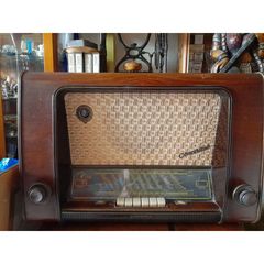 Radio old wood