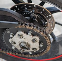 Ducati Hyperstrada 2015-thumb-2
