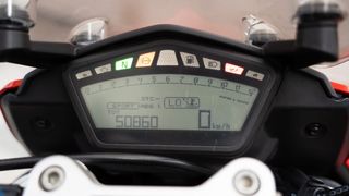 Ducati Hyperstrada 2015-thumb-7