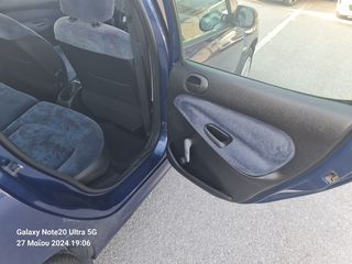 Peugeot 206 1999-thumb-16