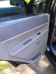 Jeep Grand Cherokee 2006-thumb-35