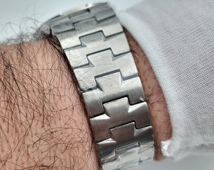 Vacheron Constantin Overseas Black dial-thumb-6