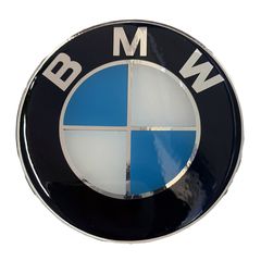 BMW ΑΥΤΟΚΟΛΛΗΤΟ ΣΗΜΑ ΚΑΠΩ 8,2 cm ΓΑΛΑΖΙΟ/ΜΑΥΡΟ/ΛΕΥΚΟ/ΧΡΩΜΙΟ ΜΕ ΕΠΙΚΑΛΥΨΗ ΕΠΟΞΕΙΔΙΚΗΣ ΡΥΤΙΝΗΣ (ΥΓΡΟ ΓΥΑΛΙ) - 1 ΤΕΜ.