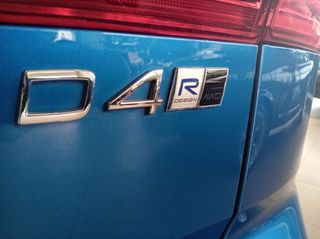 Volvo XC 60 2019 2.0 D4 R Design AWD-thumb-13