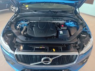 Volvo XC 60 2019 2.0 D4 R Design AWD-thumb-14
