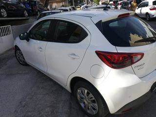 Mazda 2 2016 SKYACTIV-D 105 Exclusive-Line-thumb-2