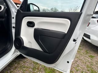 Renault Twingo 2017-thumb-21