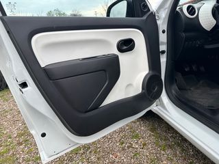 Renault Twingo 2017-thumb-25