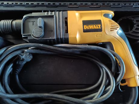 Dewalt D25002K κρουστικό δράπανο