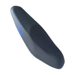 Σέλα λεπτή Carbon με μπλέ λογότυπο στάμπα Sym Vf 125 Racing