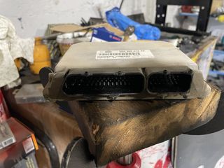 ΕΓΚΕΦΑΛΟΣ VW GOLF MK4 1.6 ΓΝ. ΚΩΔ. 06A906019AK-thumb-1