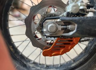 KTM EXC Husqvarna TE FE FC Προστατευτικο Πισω Δισκοφρενου απο CNC Αλουμινιο