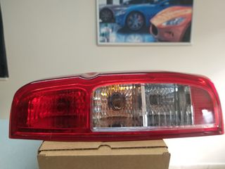 Φανάρια πίσω Nissan D40 Navara 