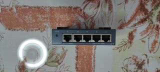 TP-LINK LS105G 5-PORT 10/100/1000MBPS DESKTOP NETWORK SWITCH-thumb-2