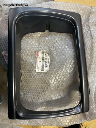 Στεφάνη Φανού Hilux