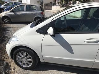 Mercedes-Benz A 160 2012-thumb-2