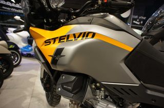Moto Guzzi 2025 STELVIO NEW 1050-thumb-14