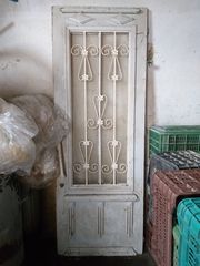 Ξύλινη πόρτα μασίφ