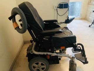 Ηλεκτροκίνητο, αναπηρικό αμαξίδιο Invacare Bora.