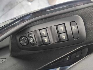 Peugeot 2008 2019 1.2 PureTech 82 Signature-thumb-9