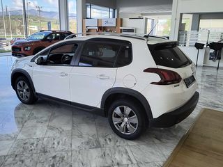 Peugeot 2008 2019 1.2 PureTech 82 Signature-thumb-15