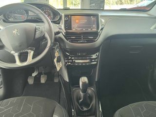 Peugeot 2008 2019 1.2 PureTech 82 Signature-thumb-20