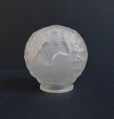 Γλόμπος φωτιστικού με ανάγλυφα σχέδια, Art Deco.