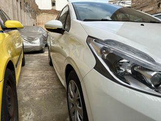 Peugeot 208 2019-thumb-5