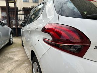 Peugeot 208 2019-thumb-8