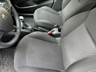 Peugeot 208 2019-thumb-12