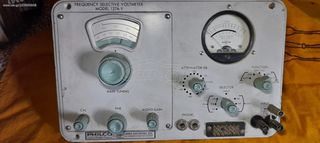 κατραν συλλεκτικο selective voltometer ραδιοπομπος .επικοινωνίας PHLCO sierra California. Αεροσκαφους ηλεκτρονικό βαρόμετρο εποχής 1940 60. ΑΝ θέλετε να δείτε όλες τις αγγελίες μου.πατηστε κάτω από