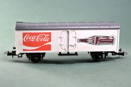 Βαγόνι LIMA HO (1:87) 3113 φορτάμαξα-ψυγείο "Coca-Cola" 