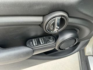 Mini Cooper D 2018-thumb-12