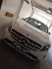 Mercedes-Benz GLA 180 '17  d Urban 7G-DCT